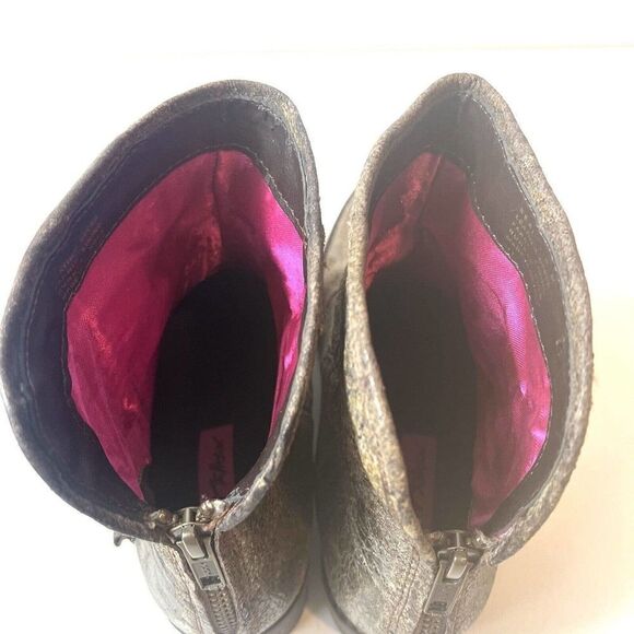 Betsey Johnson Seal Ruffled Brown Leather Back-Zip Western Ankle Bootie Womens 7 - Picture 6 of 11